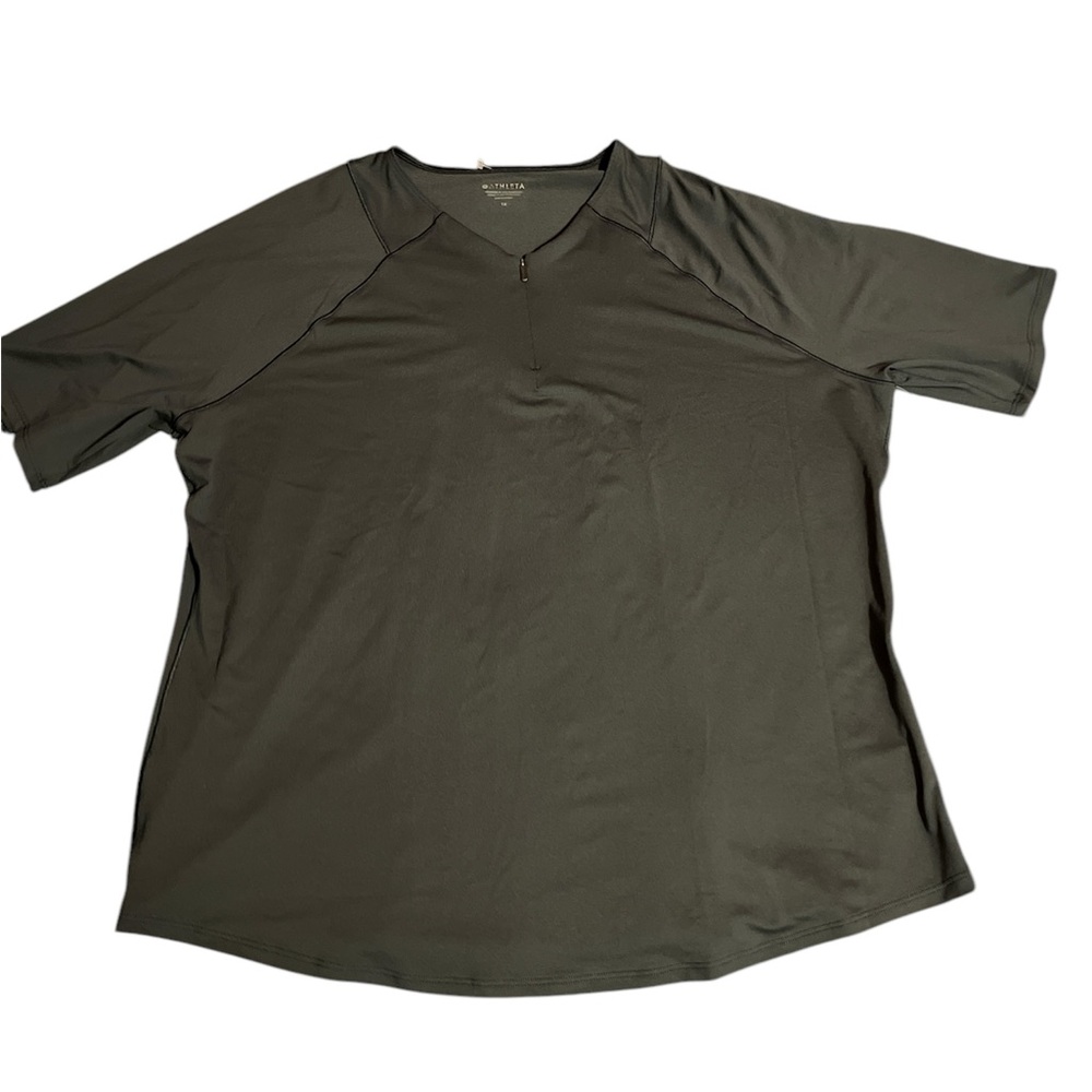 Women’s black Athleta Tee